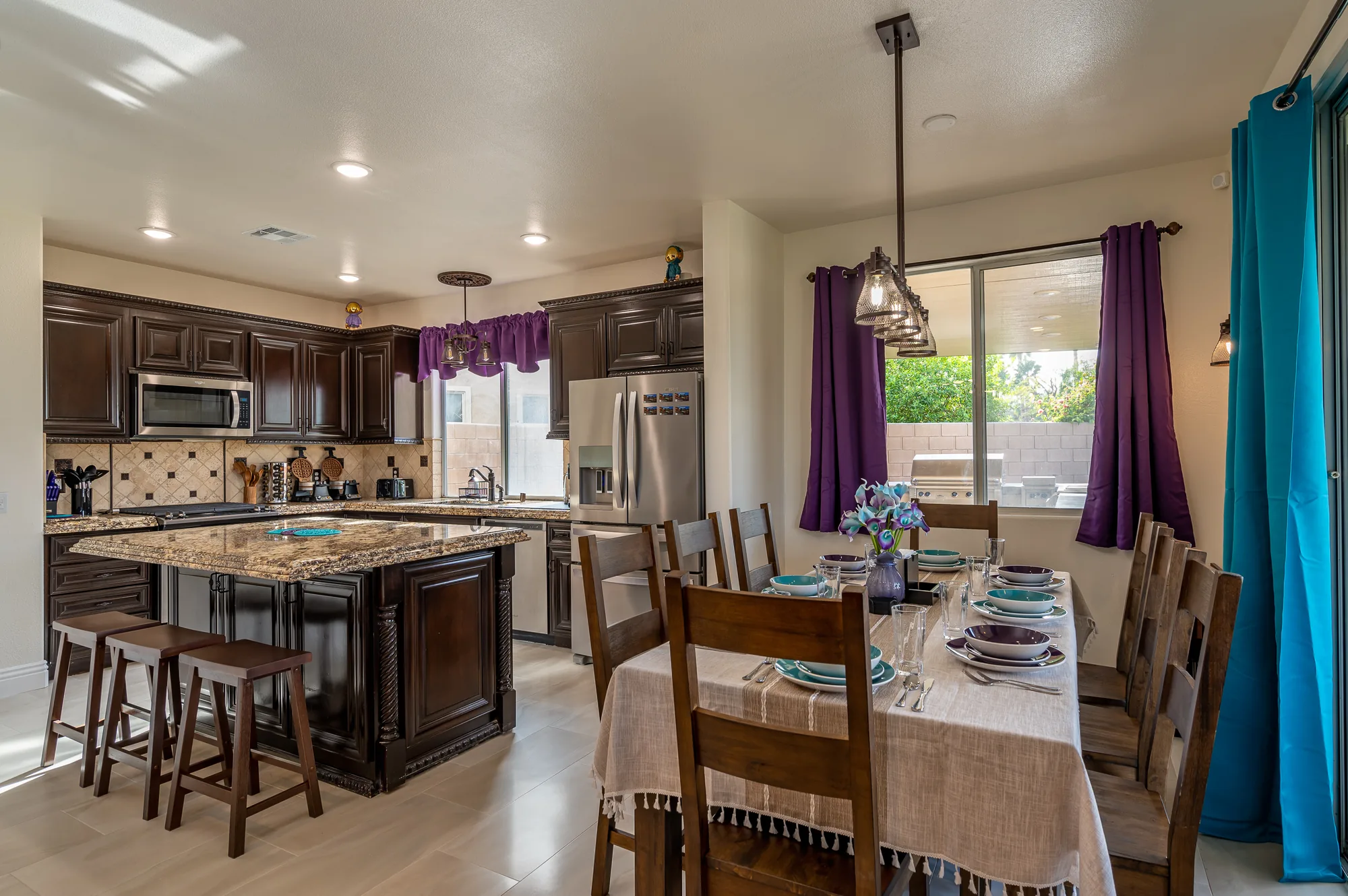 Coachella Play · Kitchen & Dining photo 1